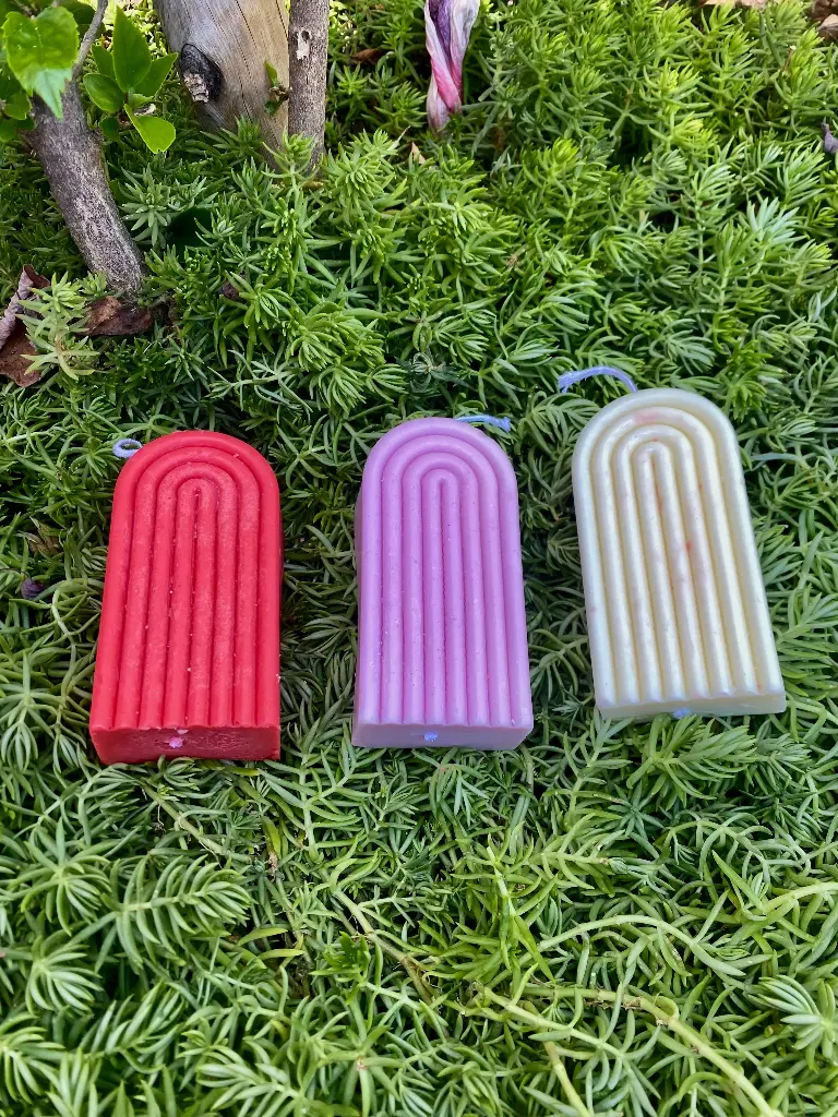 Minimal-design candle